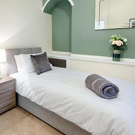 The Super Victoria Villa Swansea Dış mekan fotoğraf